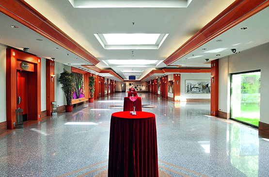 Conventioncenter Golfresort Foyer1 H