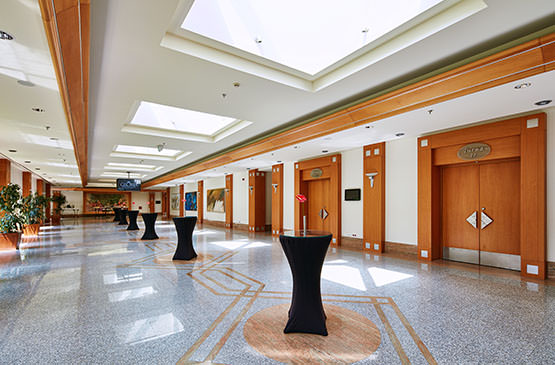 Conventioncenter Golfresort Foyer7 H