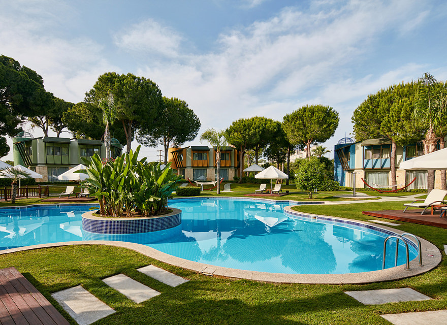 - Select Villa -